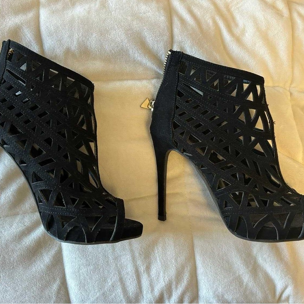 Black guess heels